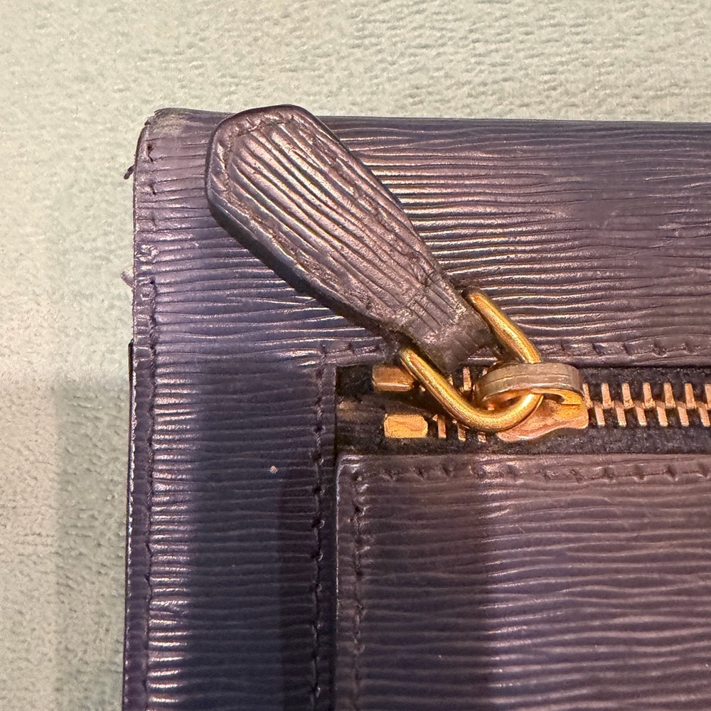 Prada Envelope Wallet in Blue Leather Flawed Gem 💎 - Picture 7 of 17